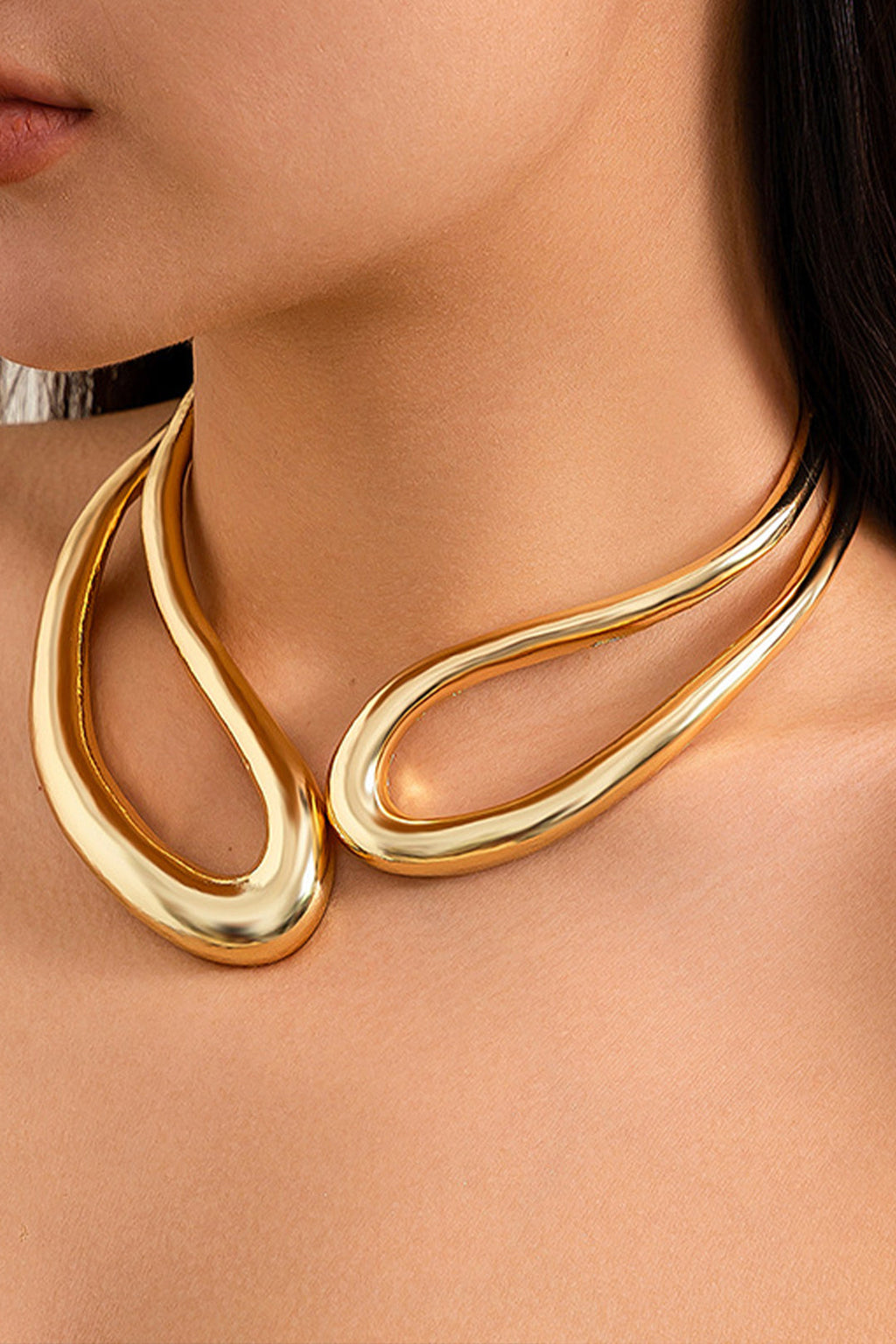 Asymmetrical Cropped Necklace