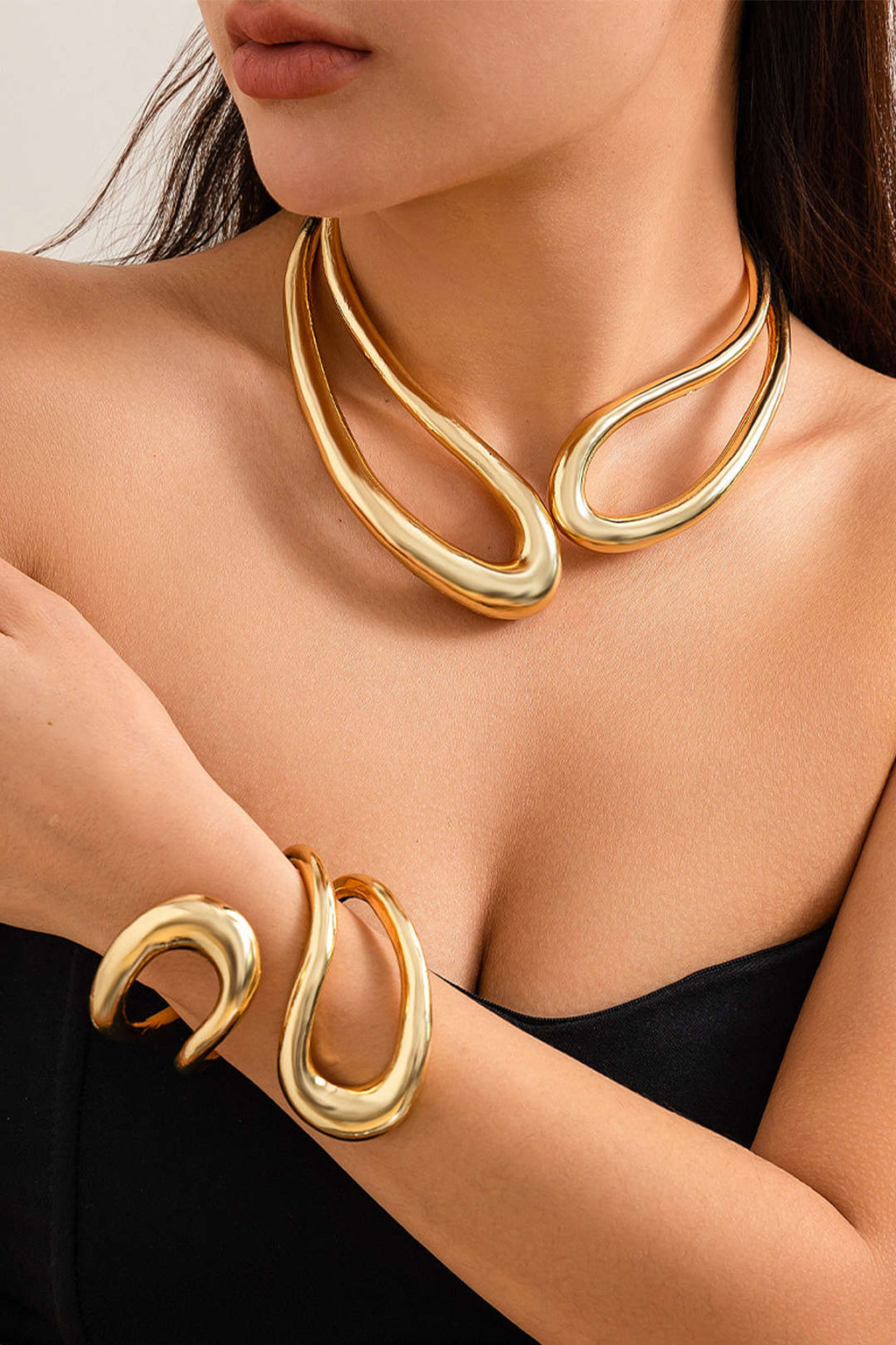 Asymmetrical Cropped Necklace
